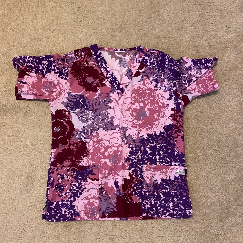 Scrub top